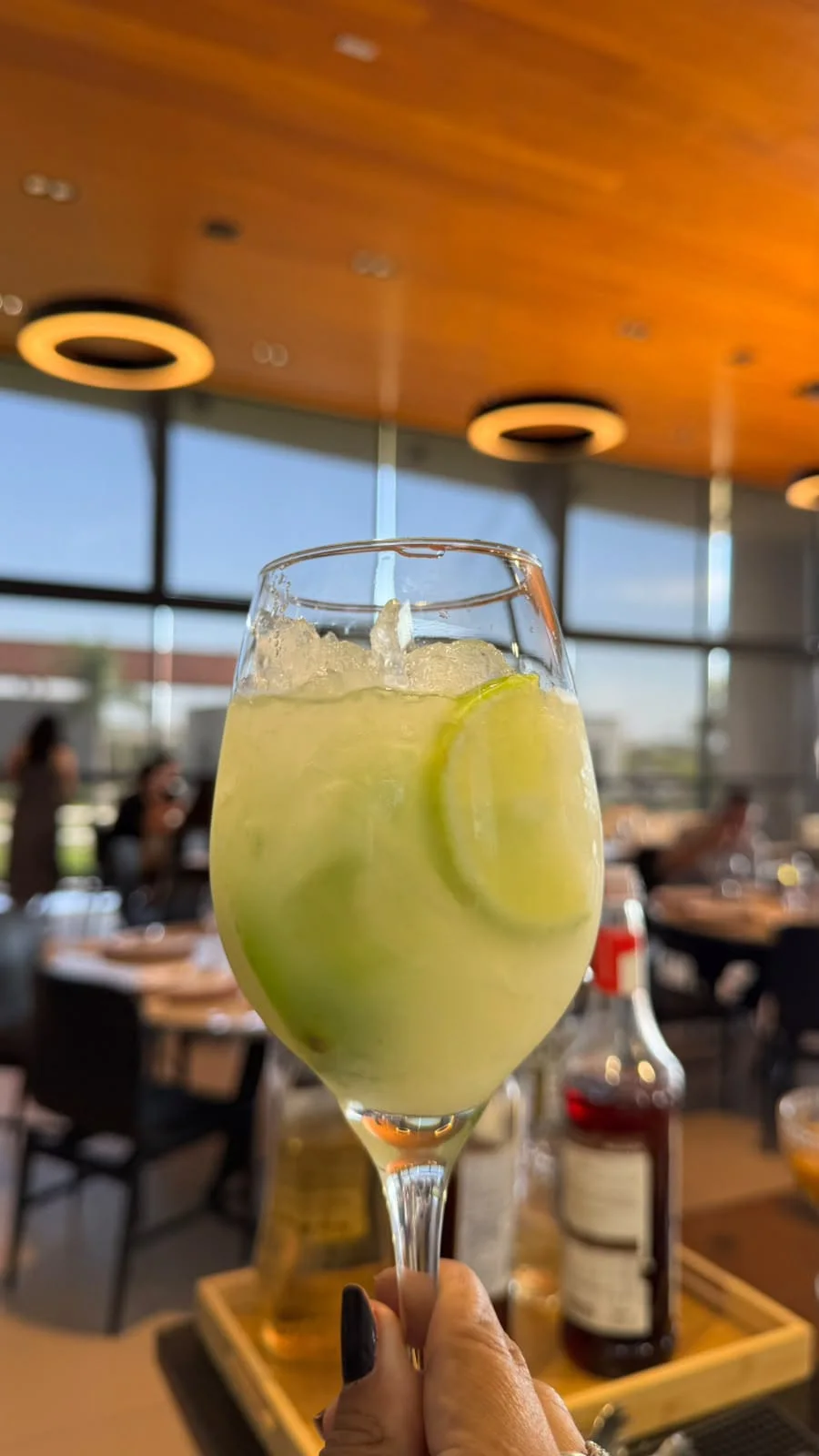 Drink com rodelas de limão